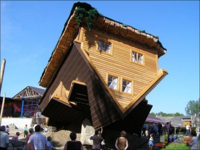 upside-down-house-in-poland-2.jpg